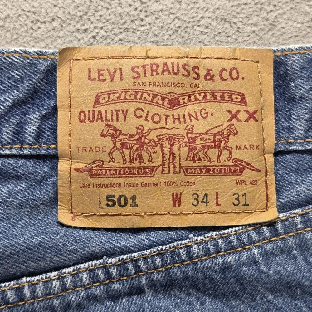 VTG Levis 501 Jeans Mens Blue Medium Wash Regular Straight Button Fly Fits 32x30